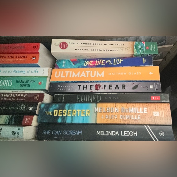 Paperback Books - Picture 9 of 9